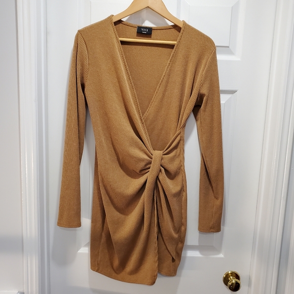 VICI Gabrielle Ribbed Twisted Dress - Picture 2 of 3